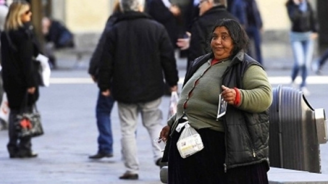 zingara: o paghi, o tuo figlio e tuo marito moriranno - altervista.org