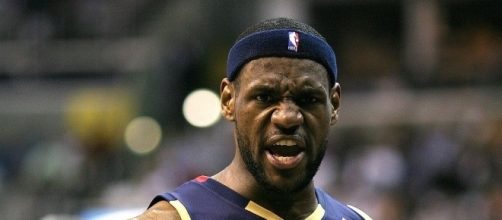 Keith Allison 2007 https://commons.wikimedia.org/wiki/File:LeBron_James_Wiz.jpg