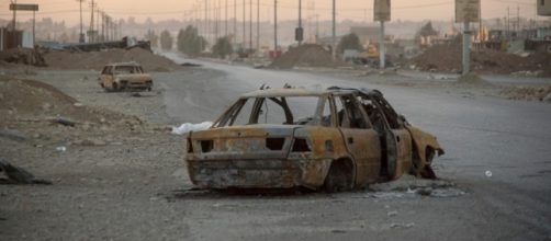 Outskirst of Mosul / By Mstyslav Chernov (Own work) [CC BY-SA 4.0 (http://creativecommons.org/licenses/by-sa/4.0)], via Wikimedia Commons