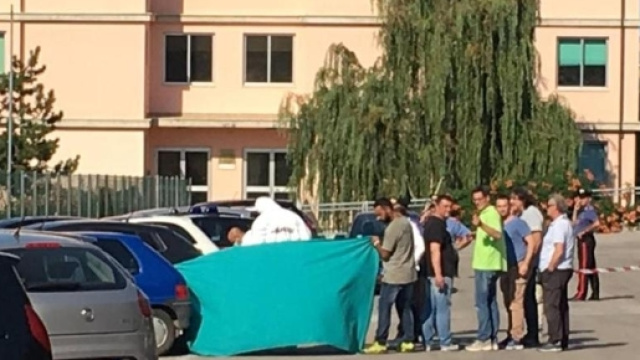 Dottoressa uccisa a coltellate nel Teramano: era vittima di ... - lastampa.it