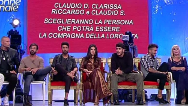 Venerd&igrave; 21 ottobre &ndash; &ldquo;Che fai, mi baci?&rdquo; | WittyTV - Part 656437 - wittytv.it