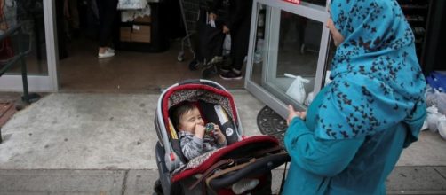 Hate crime in UK: Muslim woman assaulted by white man, hijab ... - hindustantimes.com