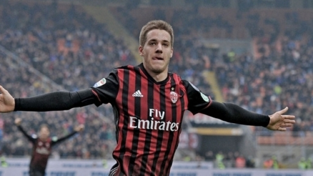 Il centrocampista del Milan Mario Pasalic