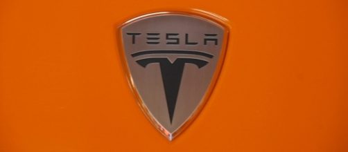 Man killed in Tesla car crash ignored warnings from the vehicle / Photo via Joe Nuxoll, Flickr