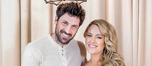 Peta Murgatroyd and Maksim Chmerkovskiy are getting ready for wedding. [Image via YouTube/Entertainment Tonight]