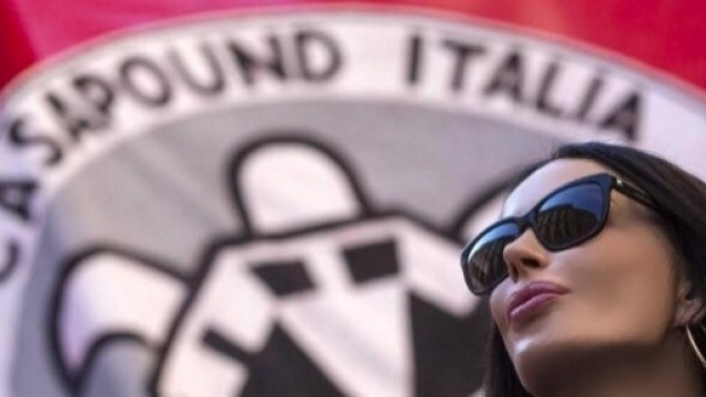 Nina Moric ha partecipato alla manifestazione contro lo Ius Soli di Casapound