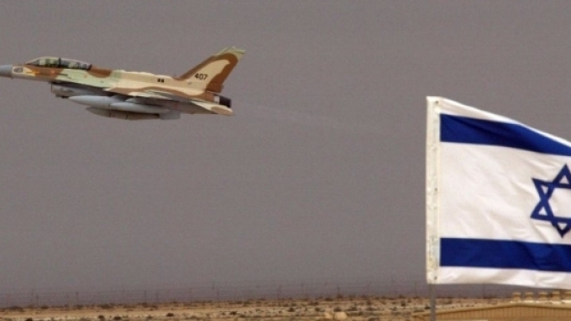 L'aviazione israeliana ha attaccato alcune postazioni siriane al confine con il territorio del Golan