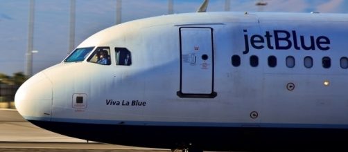 A JetBlue flight was forced to conduct an emergency landing - Photo via Tom&aacute;s Del Coro, Flickr