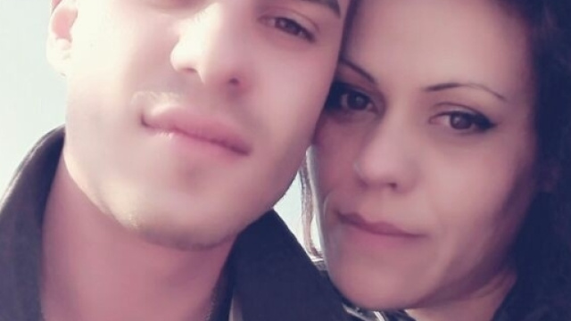 C'eravamo tanto amati, ma lo sposo la molla sull'altare. Protagonisti Giovanni Delogu, 24 anni e Nadia Marineddu, 40. Foto: Facebook.