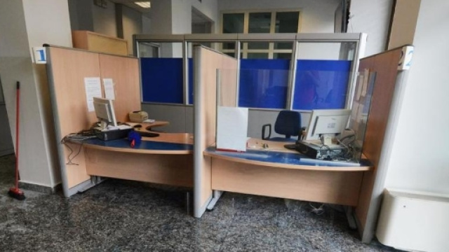 Inps Torino: donna disoccupata tenta il suicidio.