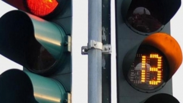 Presto sulle strade italiane il nuovo semaforo con il countdown