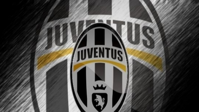 La Juventus prepara i primi colpi per presentarsi come re del mercato.