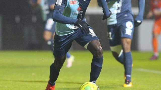 MaLigue2 | Courtis&eacute; par Monaco, l'OM, l'OL, Ferland Mendy au c&oelig;ur ... - maligue2.fr