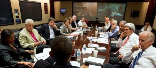 President Obama meets in the Situation Room to discuss chemical attack by Syria (wikimediacommons)