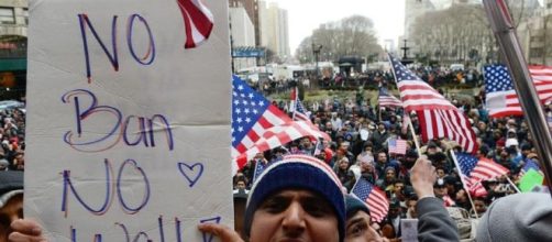 Trump lawyers make final Supreme Court pitch on travel ban - zawya.com