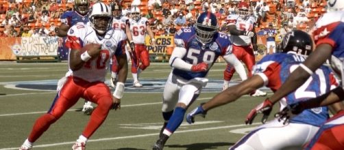 Vince Young isn't happy with many people in the NFL, and he is letting them no it. [Image via Wiki Commons]