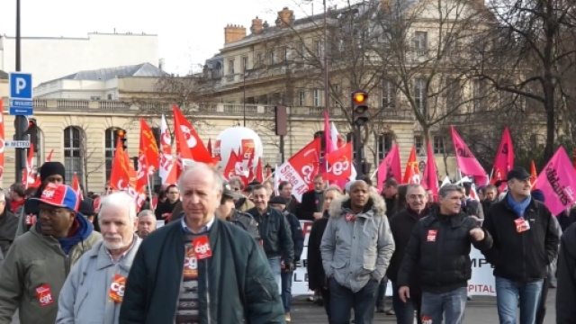 Fonctionnaires - statut et salaires, opinion