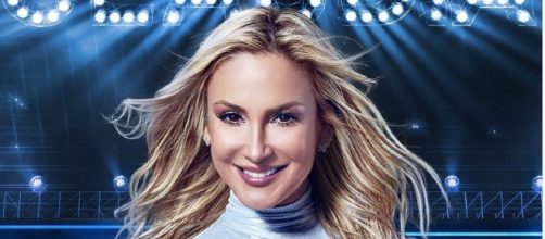 Claudia dispara: "E estou tirando o Leitte do meu nome e vou lan&ccedil;ar uma nova tour s&oacute; com Claudia, sem &ldquo;Leitte&rdquo;! N&atilde;o &eacute; massa? O que voc&ecirc;s acham?"