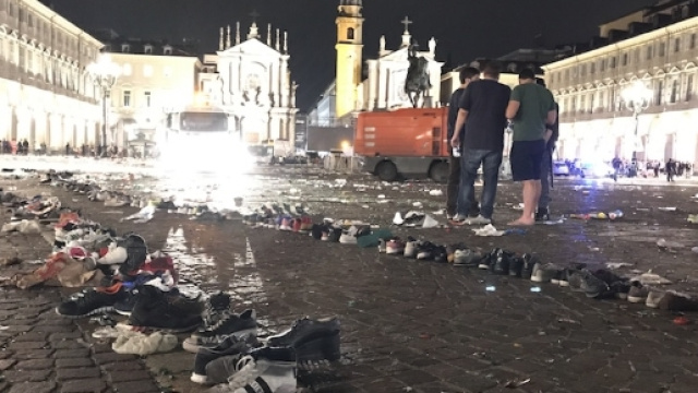 Le foto di piazza San Carlo a Torino dopo il falso allarme durante ... - ilpost.it