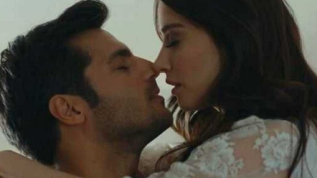 Cherry Season: Ayaz e Oyku insieme