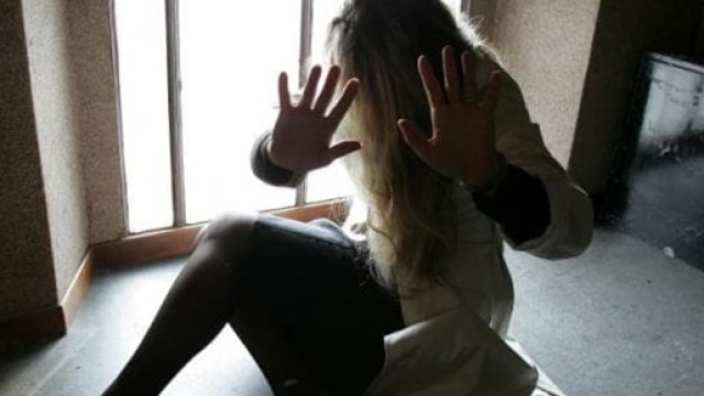 Suprata donna nel cuore di Napoli.