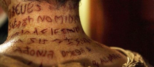 Trecho do filme 'Evocando Esp&iacute;ritos' (Foto: Reprodu&ccedil;&atilde;o)