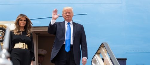 President Trump and First Wife Melania disembarking from the Air Force One - photo: Shealah Craighead [Public domain], via Wikimedia Commons