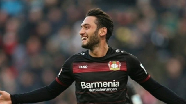 Calhanoglu ad un passo dal Milan. Ci siamo: le cifre dell'operazione