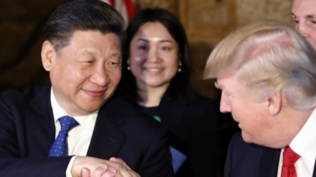 In foto, il presidente degli Stati Uniti Donald Trump e il presidente cinese Xi Jinping.
