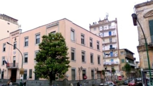 Proteste a Casoria per l'arrivo di una decina di immigrati