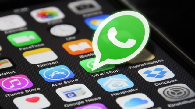 Whatsapp nuovo aggiornamento emoji