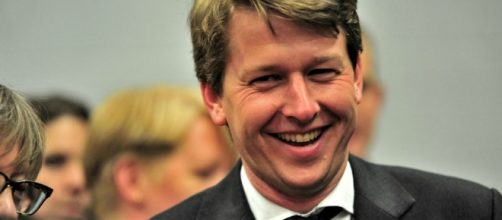 Brexit minister Robin Walker out on the campaign trail in Worcester (Image: Worcester News)