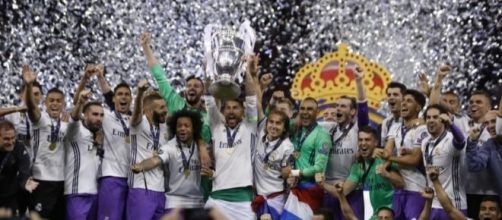 Sergio Ramos levanta la Copa de Europa, la 12&ordf; del Real Madrid