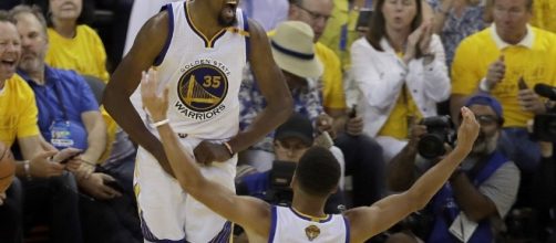 El ritmo infernal de Warriors sobrepasa a los Cavs (v&iacute;a Twitter - primera hora)