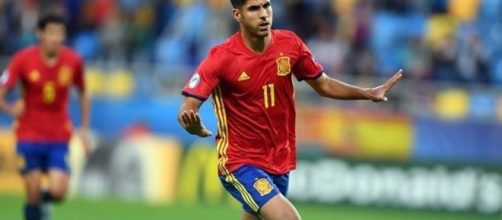 Asensio celebrando uno de sus goles ante Macedonia