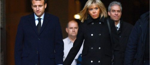 Emmanuel Macron su relaci&oacute;n con su mujer Briggitte ha levantado r&iacute;os de tinta
