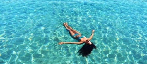 Gracias a sus minerales y oligoelementos, el agua de mar puede sanar muchas afecciones de la piel