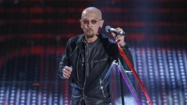 Festival di Sanremo, Enrico Ruggeri lancia la bomba: 'La gara &egrave; pilotata' | lastampa.it
