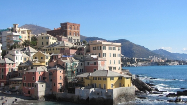 Genova, fratello e sorella morti d'inedia in casa