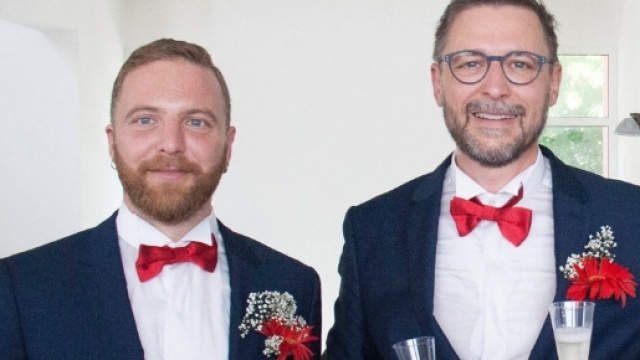 Scout omosessuale si unisce civilmente al compagno: lo sdegno del parroco