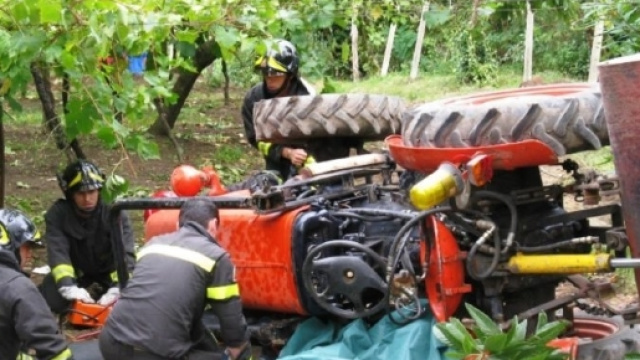 Sicilia, 26enne muore mentre lavorava un terreno. (foto di repertorio)