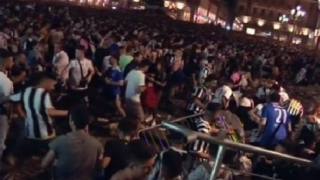 Torino, il caos in piazza San Carlo (panorama.it)