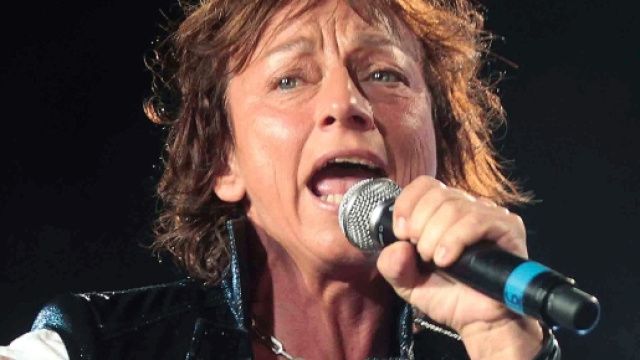 Wind Music Awards: Gianna Nannini canta in playback e scoppia la polemica.