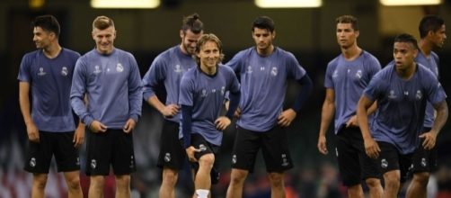 El Real MAdrid entrenando con todos los jugadores