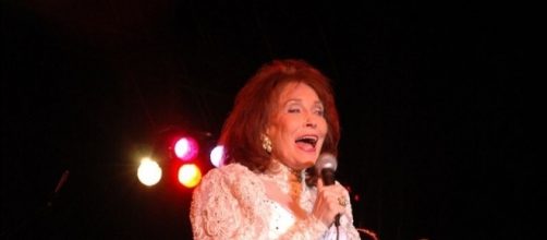 Loretta Lynn doing what she loves best...entertaining-Photo Wikimedia Commons