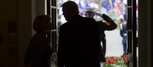 President Trump waits to accept Egyptian President al-SISI in the West Wing lobby. / Photo by the White House via Flickr | Public Domain