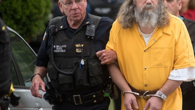 Lee Donald Kaplan, 52 anni, sedicente capo spirituale, condannato per aver segregato e violentato sei sorelline