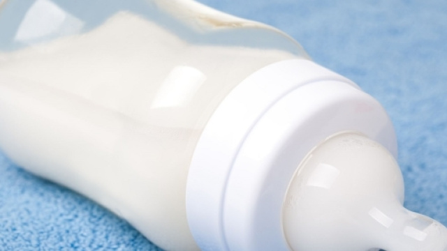 Psicofarmaci nel biberon della figlia di 3 anni: la madre a processo deve rispondere di tentato omicidio aggravato.