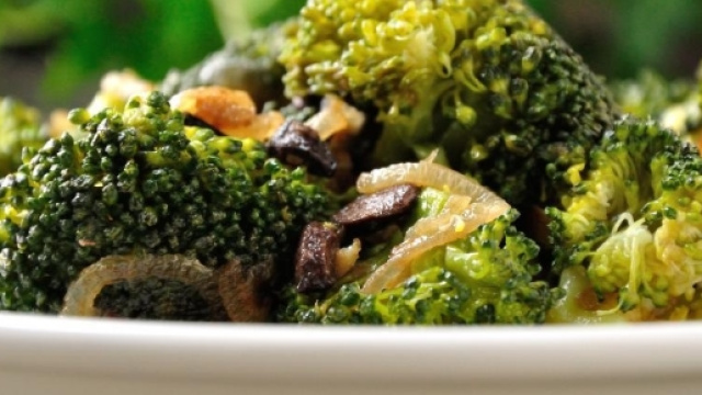 Ricetta pasta broccoli, cipolla e acciughe