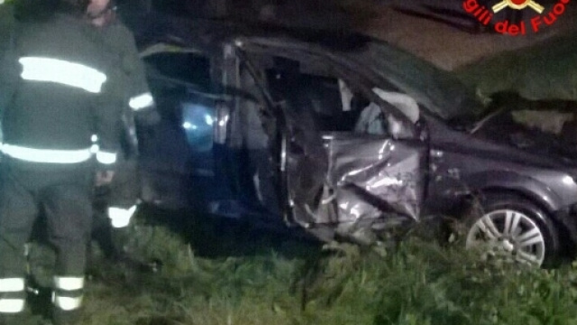 Tragedia a Latina Scalo: esce fuori strada con l'auto, muore ... - ilcaffe.tv